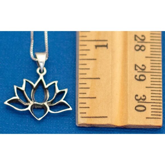 18 Inch Silver Tone Lotus Pendant Necklace - D25 - Picture 4 of 4